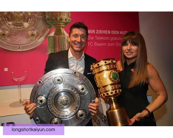 莱万多夫斯基持续参与慈善活动，展现社会责任感与人道主义精神