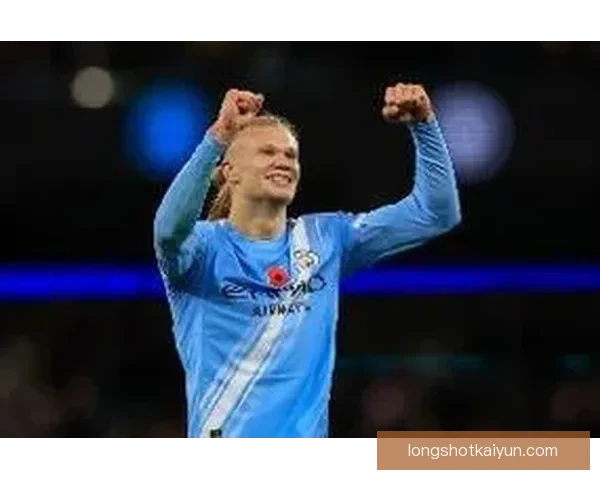 哈兰德近期进行瑜伽放松，状态回暖值得关注